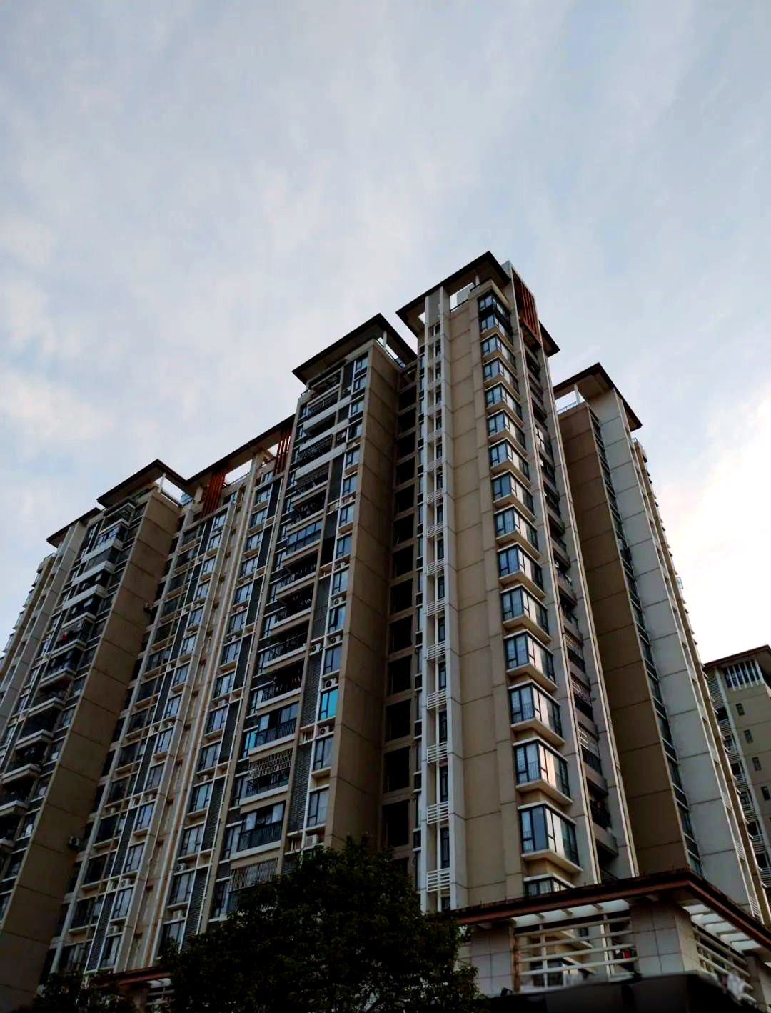 Người đ&agrave;n &ocirc;ng tất to&aacute;n sổ tiết kiệm hơn để mua chung cư, 7 năm sau gi&aacute; tăng gấp đ&ocirc;i nhưng n&oacute;i: &ldquo;T&ocirc;i kh&ocirc;ng d&aacute;m vui&rdquo;- Ảnh 1.