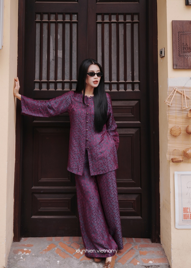 &Aacute;o b&agrave; ba lụa gấm chiếm lĩnh thị trường Tết 2026: Cuộc cạnh tranh mới của c&aacute;c local brand Việt- Ảnh 6.