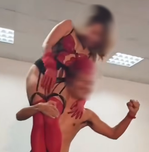 Sốc tận &oacute;c: Văn ph&ograve;ng giữa H&agrave; Nội biến th&agrave;nh "s&agrave;n diễn nội y", sếp v&agrave; nh&acirc;n vi&ecirc;n bế bồng nhau uốn &eacute;o khiến người xem đỏ mặt- Ảnh 1.