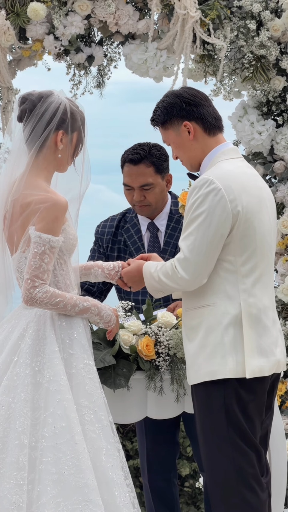 "Nữ thần ch&acirc;n d&agrave;i" b&iacute; mật cưới người t&igrave;nh l&acirc;u năm- Ảnh 5.