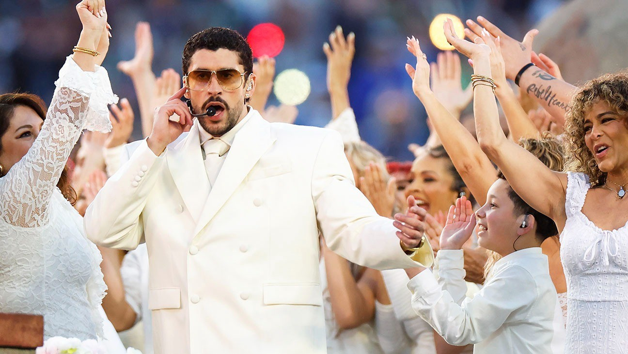 Ch&acirc;n dung ca sĩ khiến &ocirc;ng Trump ch&ecirc; "tệ nhất lịch sử"- Ảnh 12.