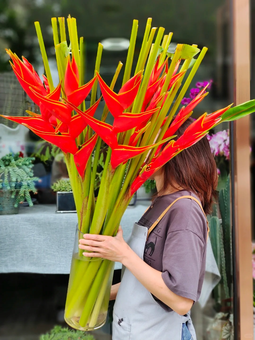Chuối &eacute;n đỏ được mệnh danh&nbsp;"bảo bối" phong thủy năm Hỏa: Đẹp ma mị, bền cả th&aacute;ng, rước lộc "tiền đồ như gấm", ai nh&igrave;n cũng khen tấm tắc- Ảnh 20.