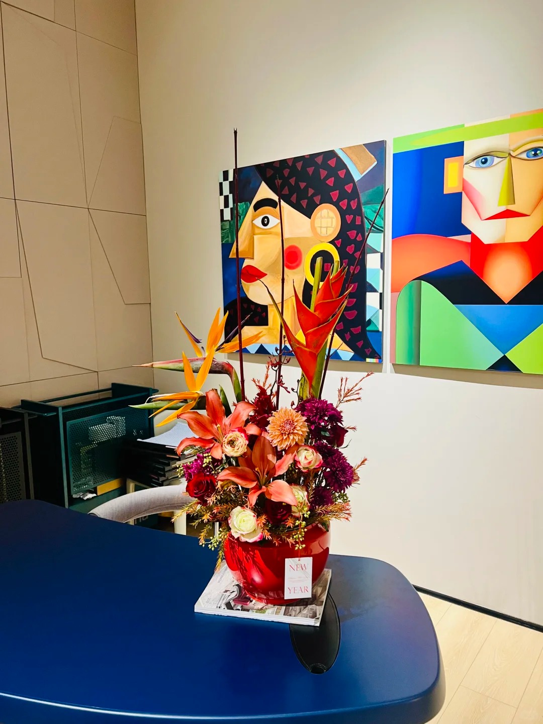 Chuối &eacute;n đỏ được mệnh danh&nbsp;"bảo bối" phong thủy năm Hỏa: Đẹp ma mị, bền cả th&aacute;ng, rước lộc "tiền đồ như gấm", ai nh&igrave;n cũng khen tấm tắc- Ảnh 2.