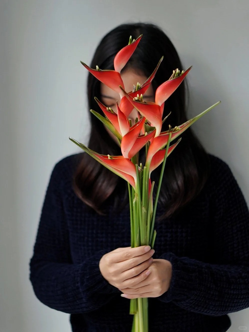 Chuối &eacute;n đỏ được mệnh danh&nbsp;"bảo bối" phong thủy năm Hỏa: Đẹp ma mị, bền cả th&aacute;ng, rước lộc "tiền đồ như gấm", ai nh&igrave;n cũng khen tấm tắc- Ảnh 25.