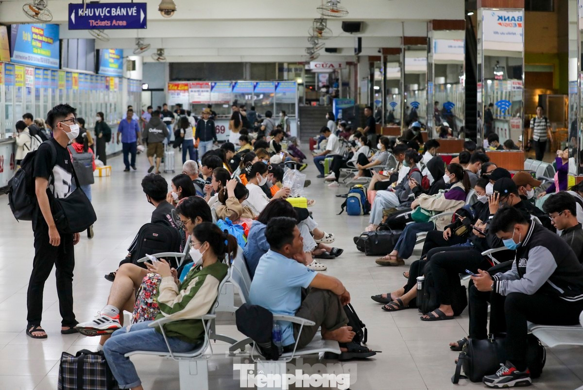 Chậm hủy chuyến bay: Kh&aacute;ch c&oacute; quyền y&ecirc;u cầu ho&agrave;n v&eacute; trường hợp n&agrave;o?- Ảnh 2.