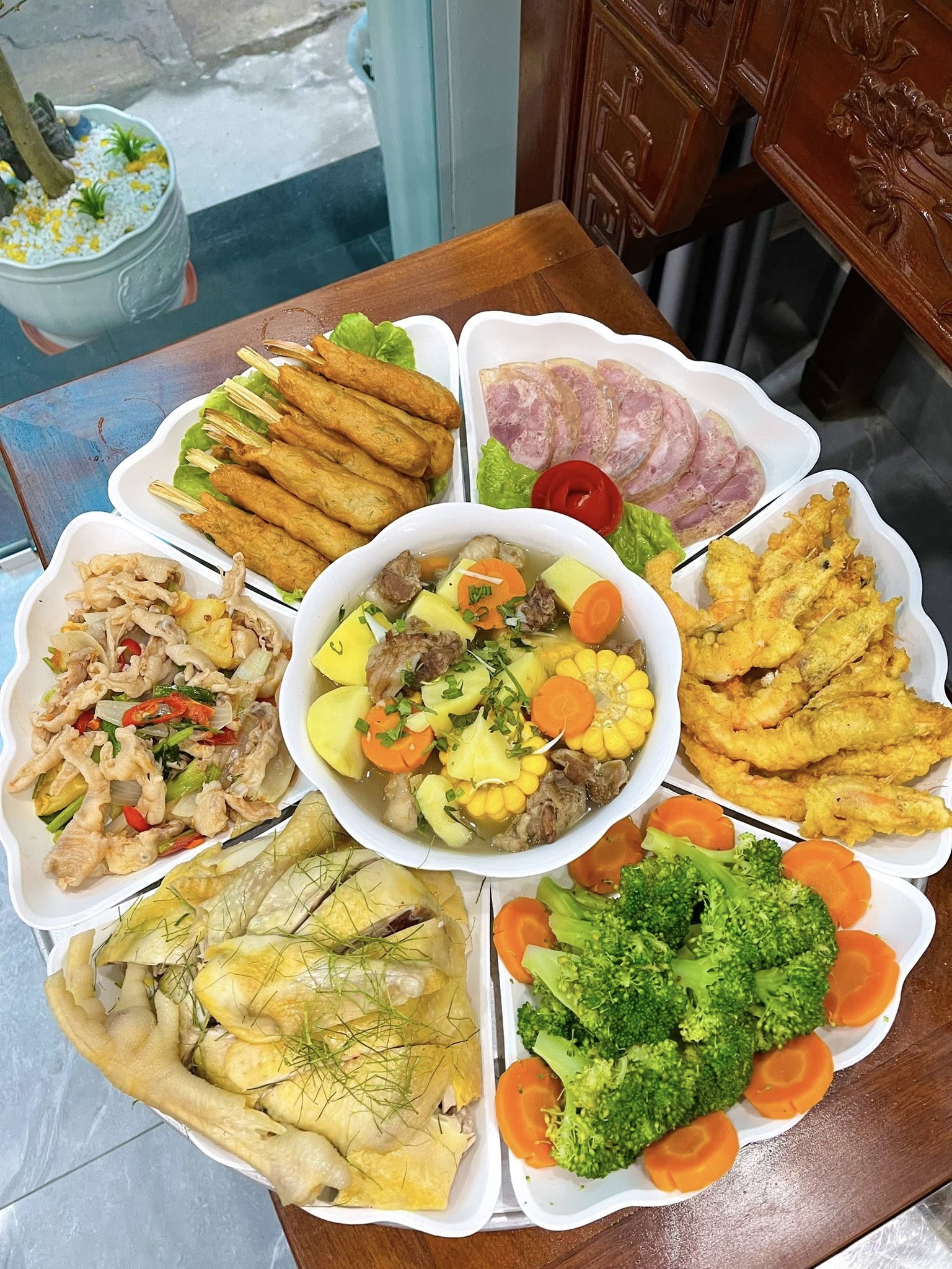 Đại hội khoe m&acirc;m c&uacute;ng &ocirc;ng C&ocirc;ng &ocirc;ng T&aacute;o tr&agrave;n ngập MXH, loạt m&oacute;n đặc sản được đưa 