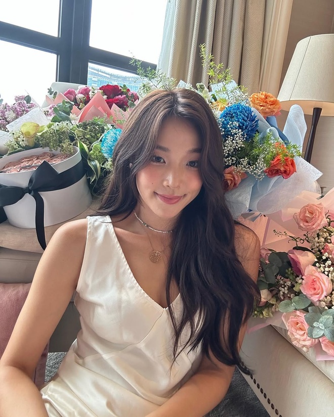 Qu&aacute; khứ nặng hơn 70kg rồi trở n&ecirc;n sexy ngay sau 2 th&aacute;ng của g&aacute;i chiến Single&rsquo;s Inferno- Ảnh 1.