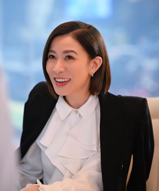 Minh tinh 51 tuổi bị chụp trộm tr&ecirc;n phố khiến ai nh&igrave;n cũng sững sờ- Ảnh 5.