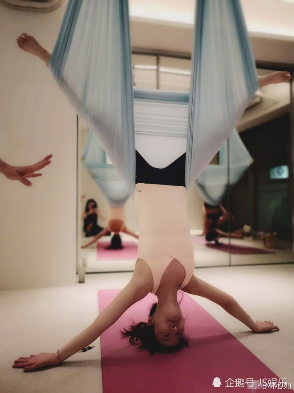 V&oacute;c d&aacute;ng tuổi 50 nhưng khiến g&aacute;i 20 cũng phải tị của L&acirc;m T&acirc;m Như- Ảnh 3.