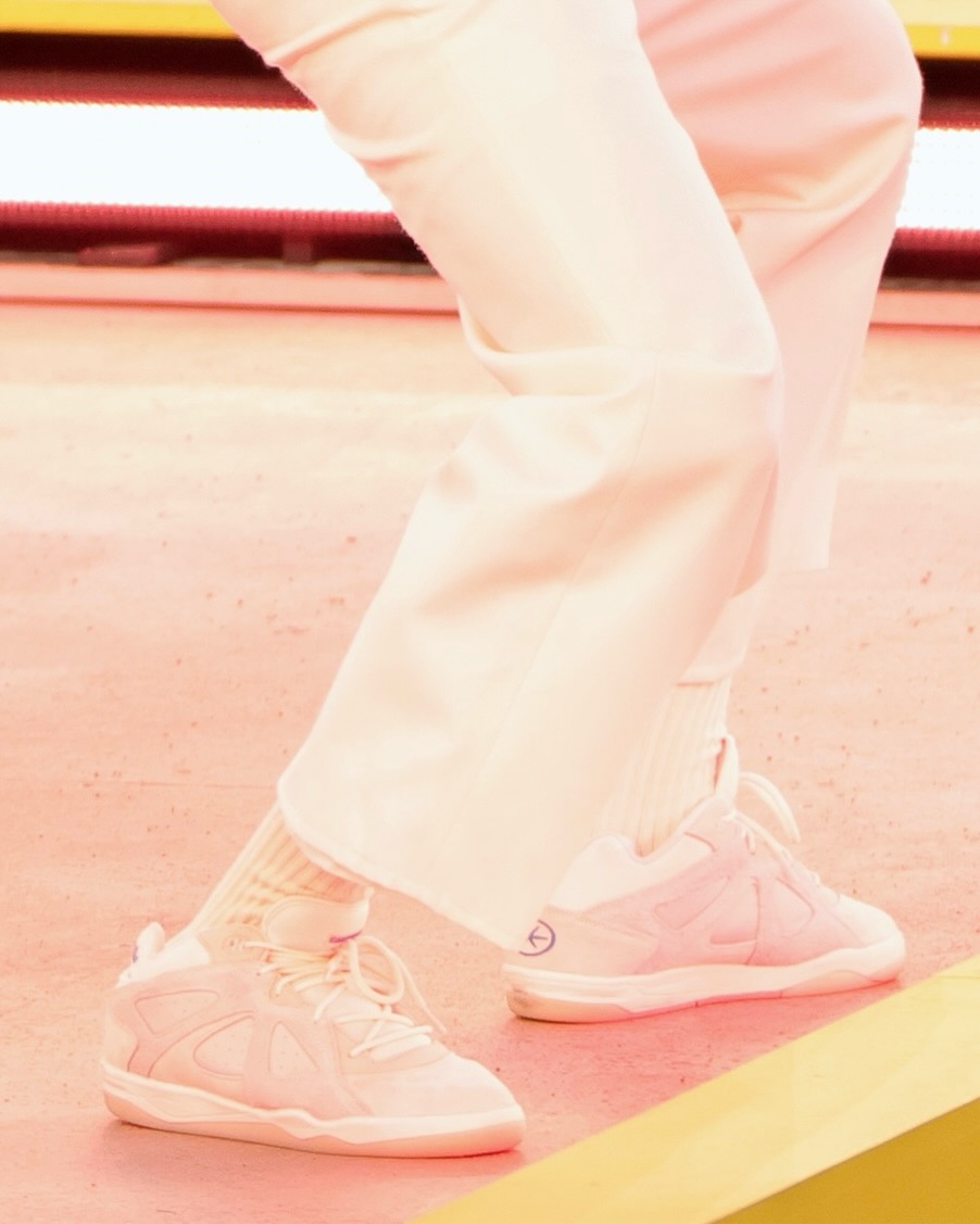 Lần đầu ti&ecirc;n Zara được mặc tr&ecirc;n s&acirc;n khấu g&acirc;y sốt Super Bowl, con số 64 tr&ecirc;n &aacute;o ca sĩ g&acirc;y t&ograve; m&ograve;- Ảnh 6.