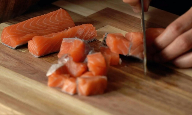 Người phụ nữ 32 tuổi kh&ocirc;ng ăn đồ sống nhưng thải ra k&yacute; sinh tr&ugrave;ng d&agrave;i 3 m&eacute;t: B&aacute;c sĩ chỉ ra 1 th&oacute;i quen nấu ăn g&acirc;y họa- Ảnh 3.