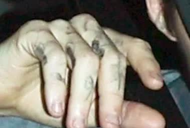 Cạn sạch t&igrave;nh nghĩa: Sau David Beckham-Victoria, 3 em ruột cũng bị Brooklyn xo&aacute; h&igrave;nh xăm, Harper tưởng được cưng cũng bị phũ ph&agrave;ng- Ảnh 3.