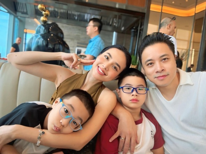 Cuộc sống b&ecirc;n 