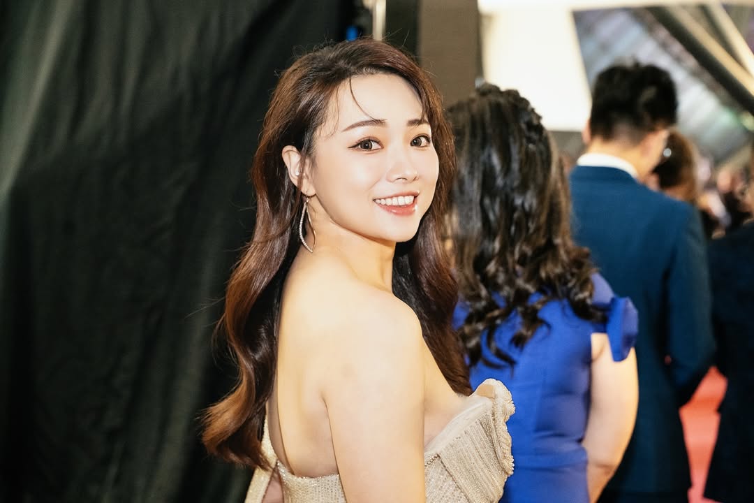 Sao nữ chiếm s&oacute;ng giờ v&agrave;ng bị chồng kỹ sư c&ocirc;ng nghệ đ&acirc;m đơn ly dị ngay ng&agrave;y 23 Tết- Ảnh 2.