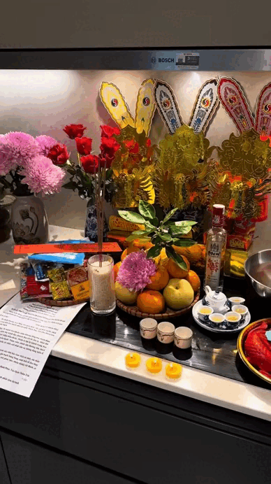 B&agrave;n thờ 23 Tết nh&agrave; Đo&agrave;n Văn Hậu: Đ&uacute;ng lễ nghi chuẩn phong thuỷ, Do&atilde;n Hải My được cả thi&ecirc;n hạ khen qu&aacute; kh&eacute;o- Ảnh 3.