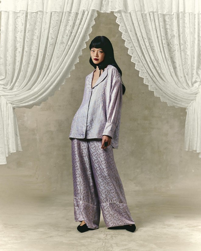 &Aacute;o b&agrave; ba lụa gấm chiếm lĩnh thị trường Tết 2026: Cuộc cạnh tranh mới của c&aacute;c local brand Việt- Ảnh 12.