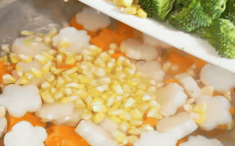 Đặc sản nỗi nhớ g&oacute;i tr&ograve;n trong b&aacute;t thịt đ&ocirc;ng trong veo: M&oacute;n ăn "lạnh" nhưng sưởi ấm cả m&ugrave;a đo&agrave;n vi&ecirc;n- Ảnh 15.