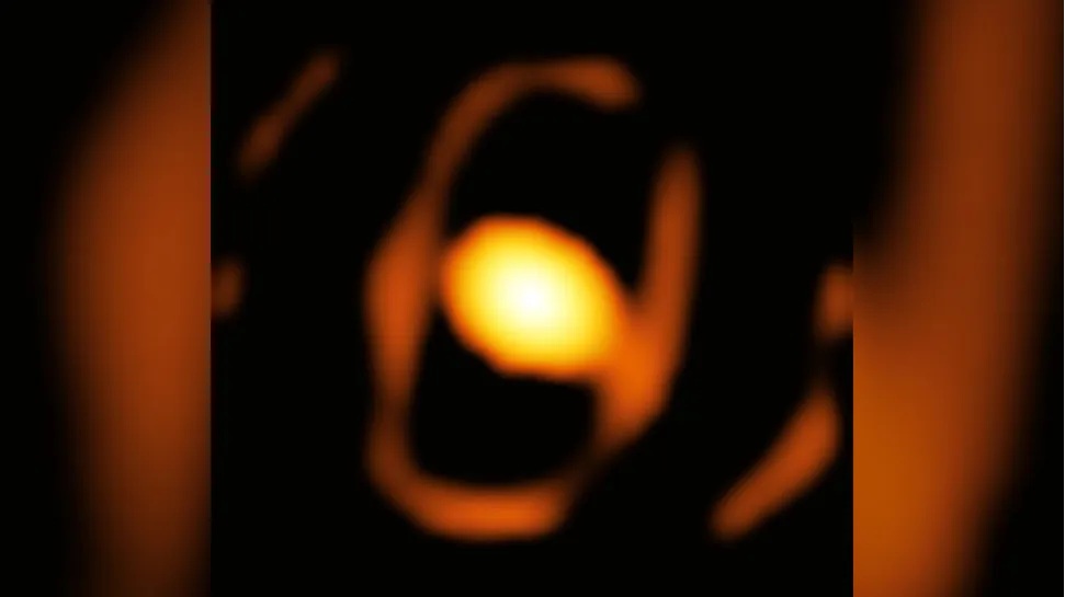 "Qu&aacute;i vật vũ trụ" nổi tiếng đang hồi sinh giữa bầu trời?- Ảnh 1.