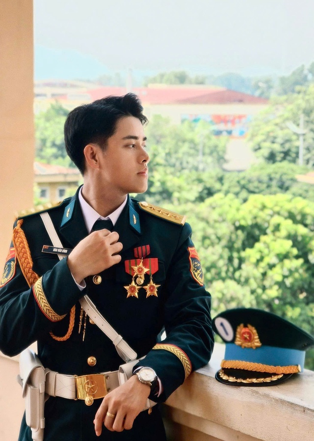 "Vibe trai Nh&agrave; nước&rdquo; của Đại &uacute;y Đ&agrave;o Văn B&igrave;nh l&ecirc;n top t&igrave;m kiếm- Ảnh 8.