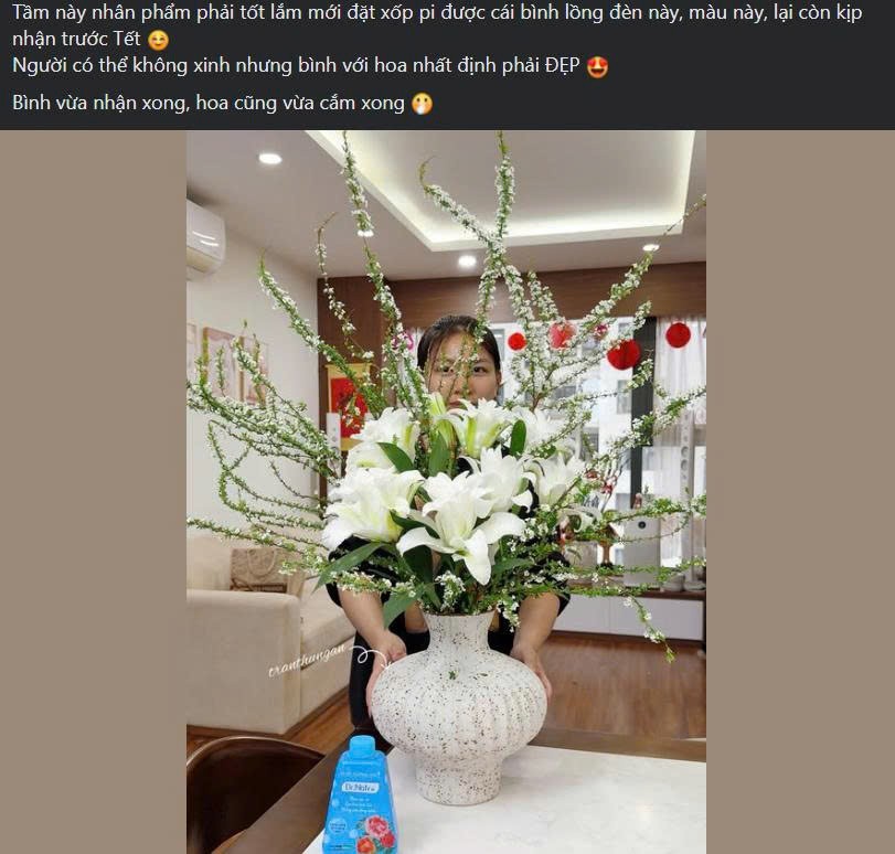 D&atilde; man độ hot của chiếc b&igrave;nh hoa n&agrave;y, c&oacute; người đ&ugrave;a: "Nh&acirc;n phẩm tốt, t&iacute;ch phước 4 đời mới mua được"!- Ảnh 3.