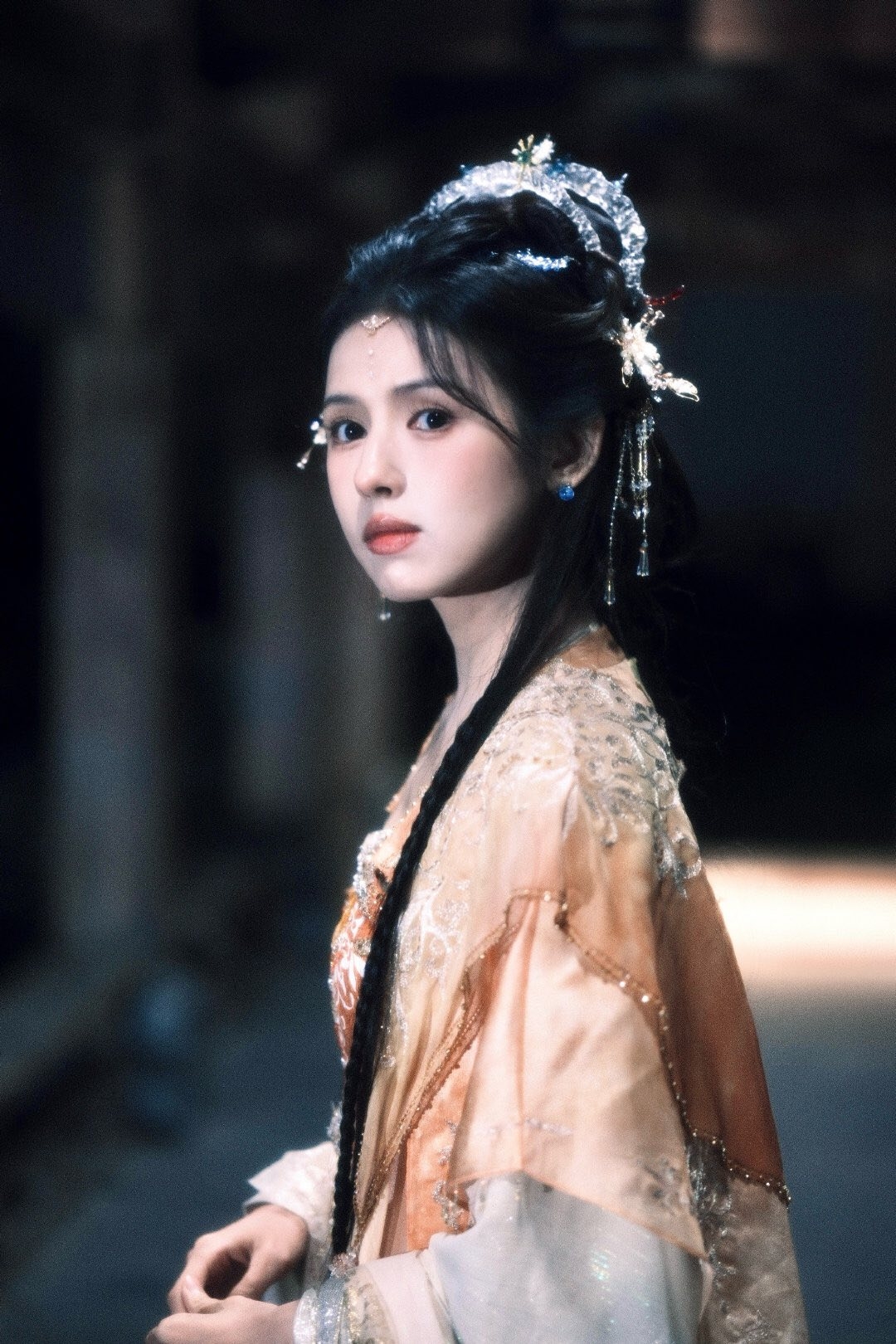 Kh&ocirc;ng ph&acirc;n biệt nổi đ&acirc;y l&agrave; người thật hay ti&ecirc;n tử trong tranh: Nhan sắc thượng hạng ng&agrave;n sao, ăn g&igrave; đẹp thế hả trời- Ảnh 4.