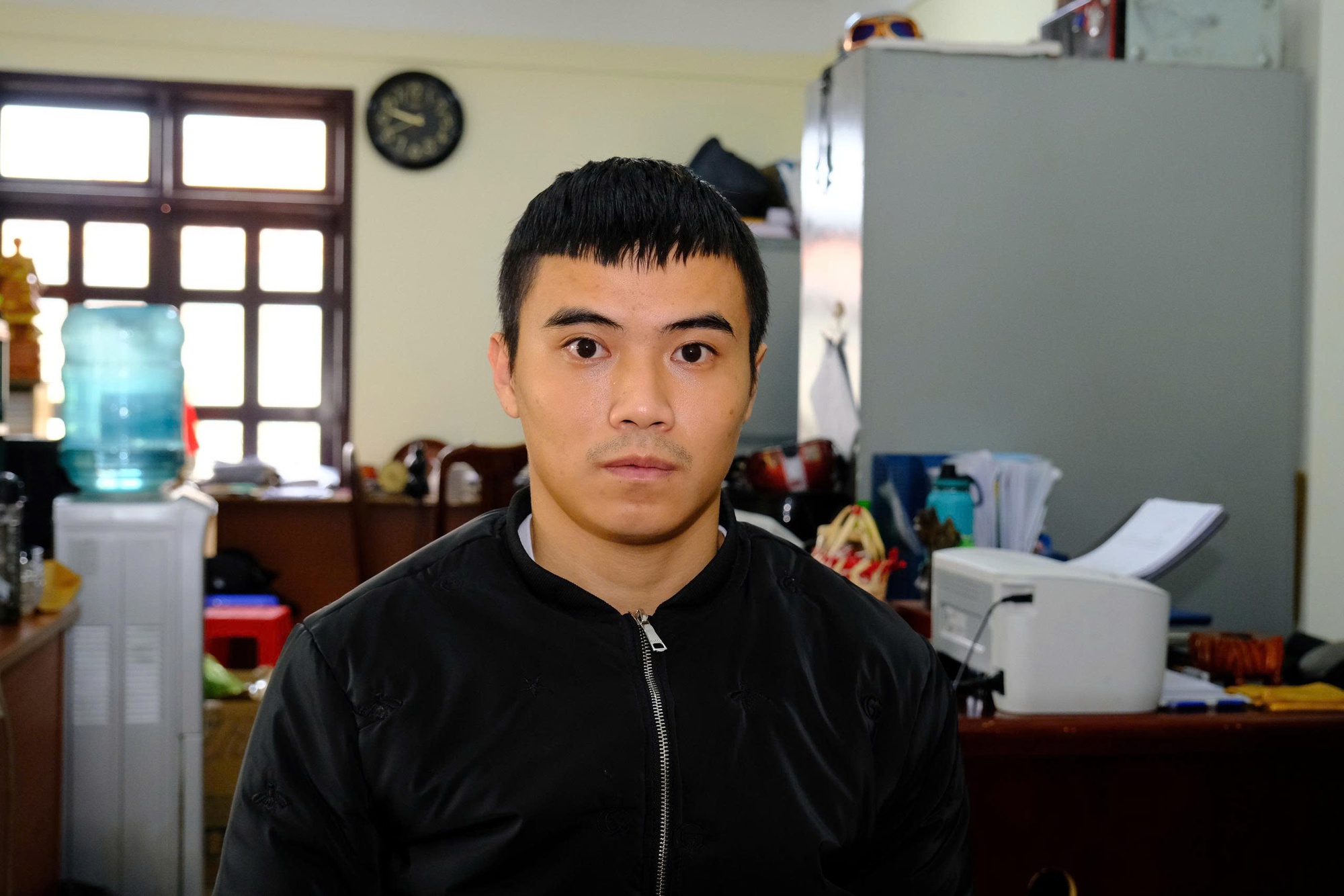 Bắt Nguyễn Tr&iacute; Thiện sau thương vụ l&ocirc; rượu ngoại &ldquo;thanh l&yacute;&rdquo; tại Cảng S&agrave;i G&ograve;n- Ảnh 2.