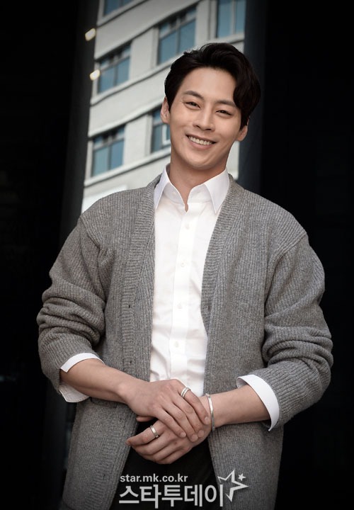 B&agrave;i đăng cuối c&ugrave;ng đầy &aacute;m ảnh của nam thần Cười L&ecirc;n Dong Hae trước khi đột ngột qua đời- Ảnh 2.