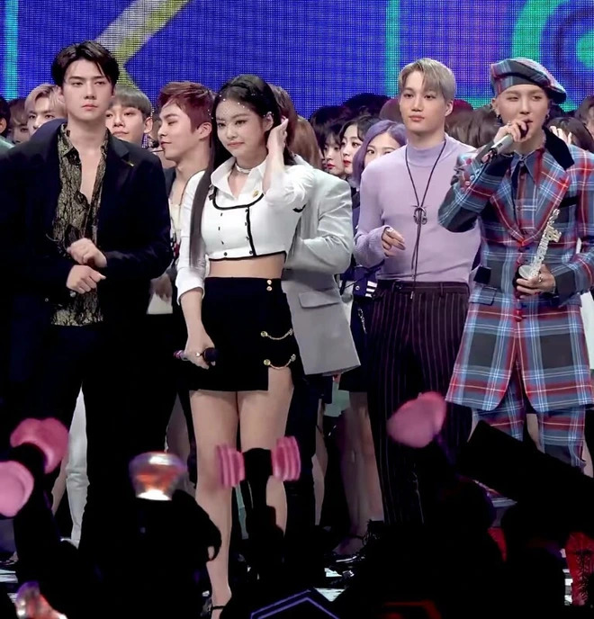 Jennie (BLACKPINK) &ldquo;ăn miếng trả miếng&rdquo; với nam thần EXO hậu chia tay, khiến cả c&otilde;i mạng dậy s&oacute;ng?- Ảnh 6.