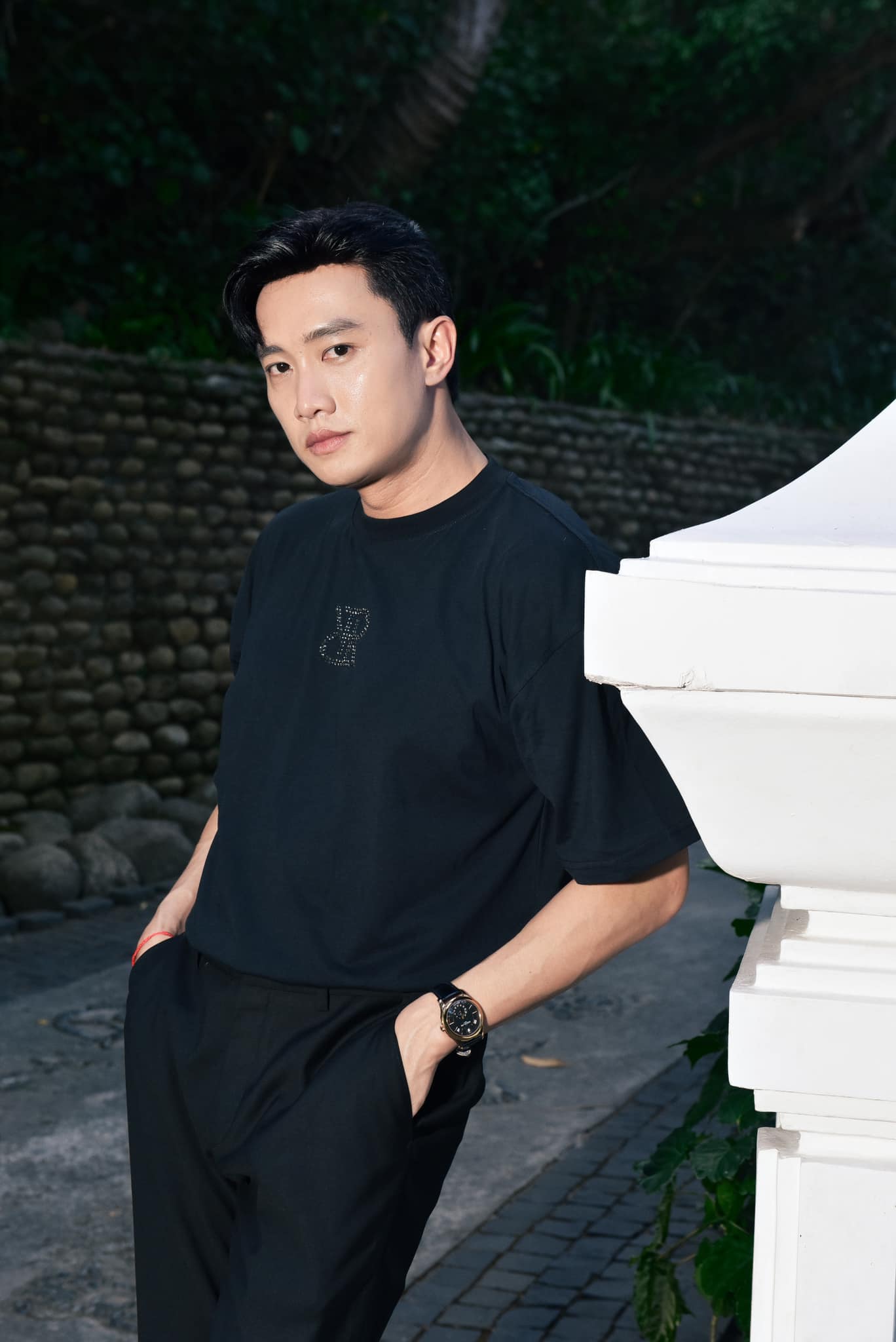 Lộ ảnh Quốc Trường h&ocirc;n 1 người đ&agrave;n &ocirc;ng- Ảnh 7.