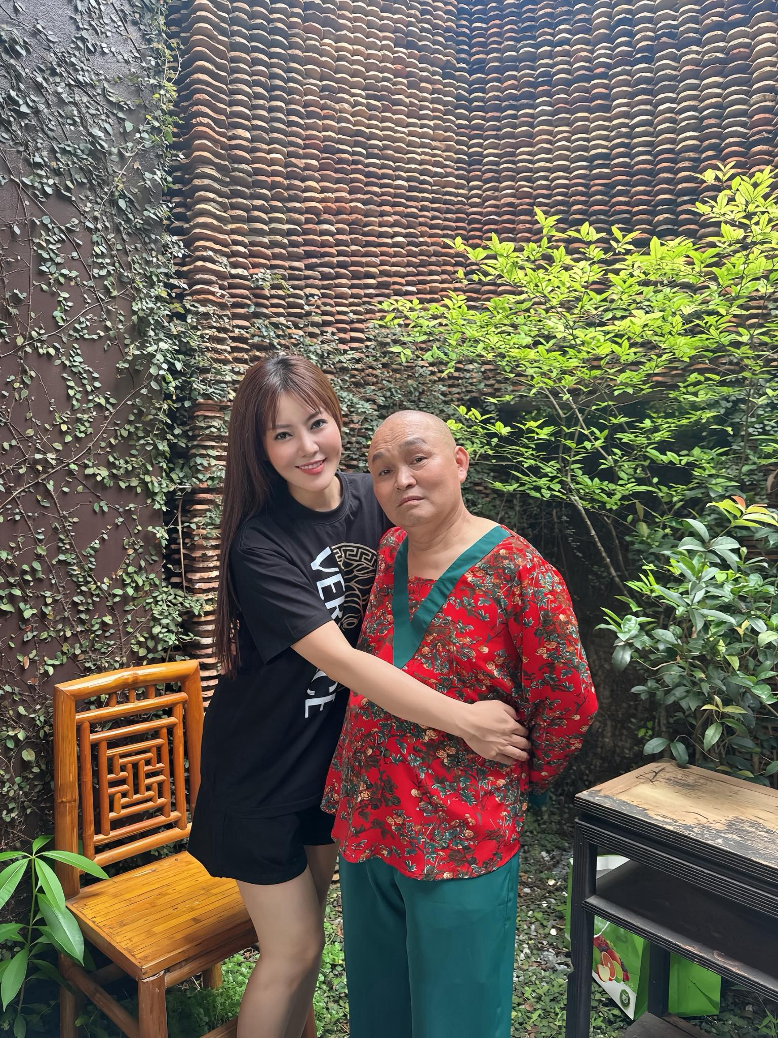 Kh&ocirc;ng thể tin cặp sao Việt n&agrave;y c&oacute; thể y&ecirc;u nhau: Nh&agrave; g&aacute;i l&agrave; &Aacute; hậu đẹp nức tiếng, k&eacute;m nh&agrave; trai tận 28 tuổi- Ảnh 2.