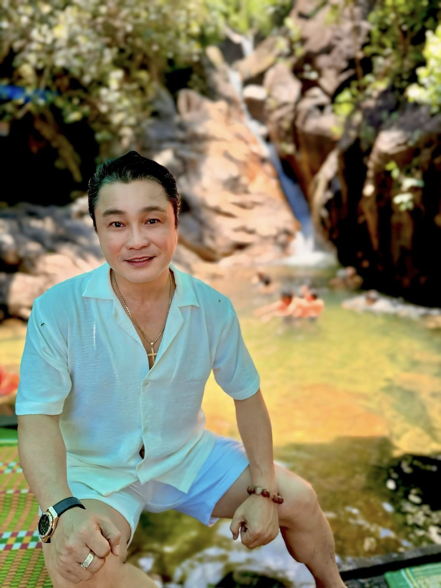 "&Ocirc;ng ho&agrave;ng điện ảnh" đ&igrave;nh đ&aacute;m một thời U60 chưa vợ, sống c&ugrave;ng mẹ trong biệt thự 700m2 ở T&acirc;n B&igrave;nh- Ảnh 3.