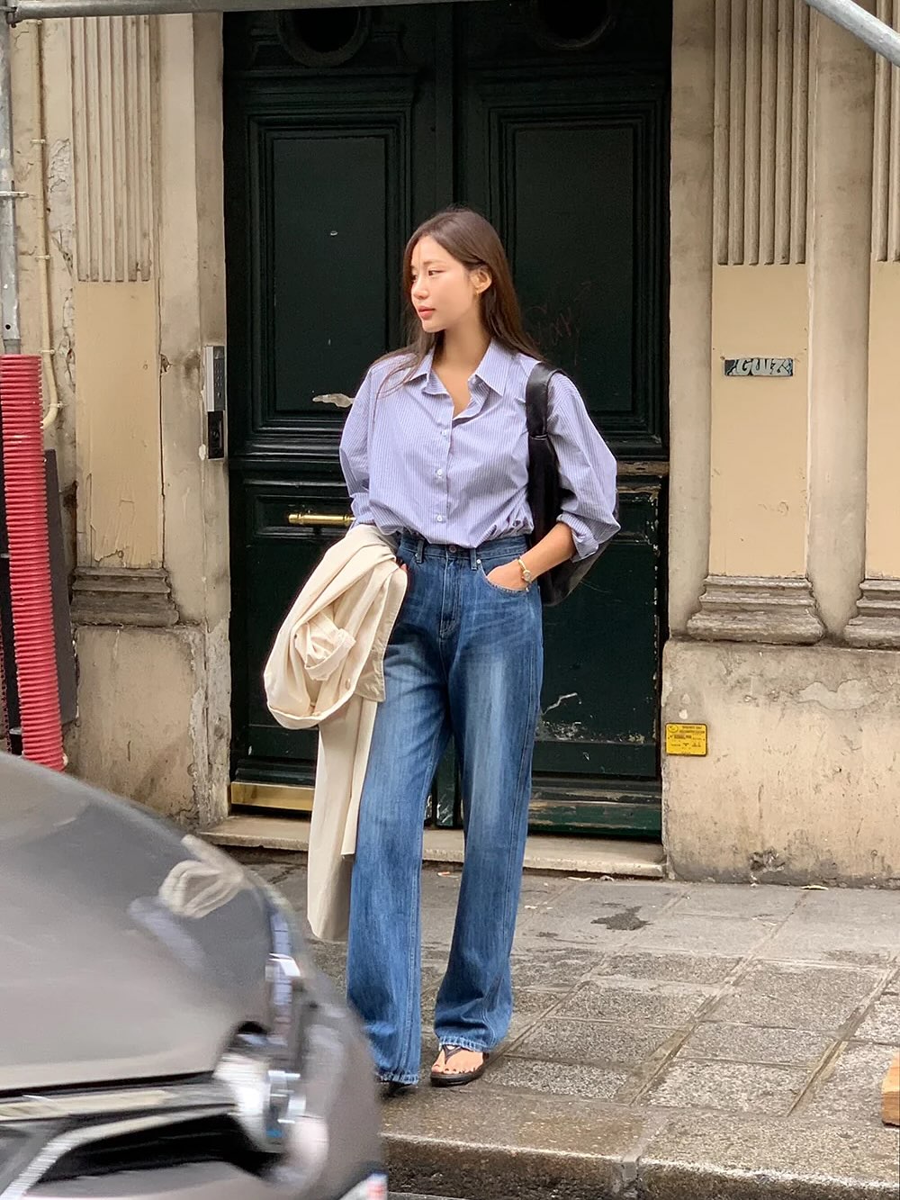 3 kiểu quần jeans kh&ocirc;ng những thu gọn m&agrave; c&ograve;n k&eacute;o d&agrave;i ch&acirc;n- Ảnh 7.