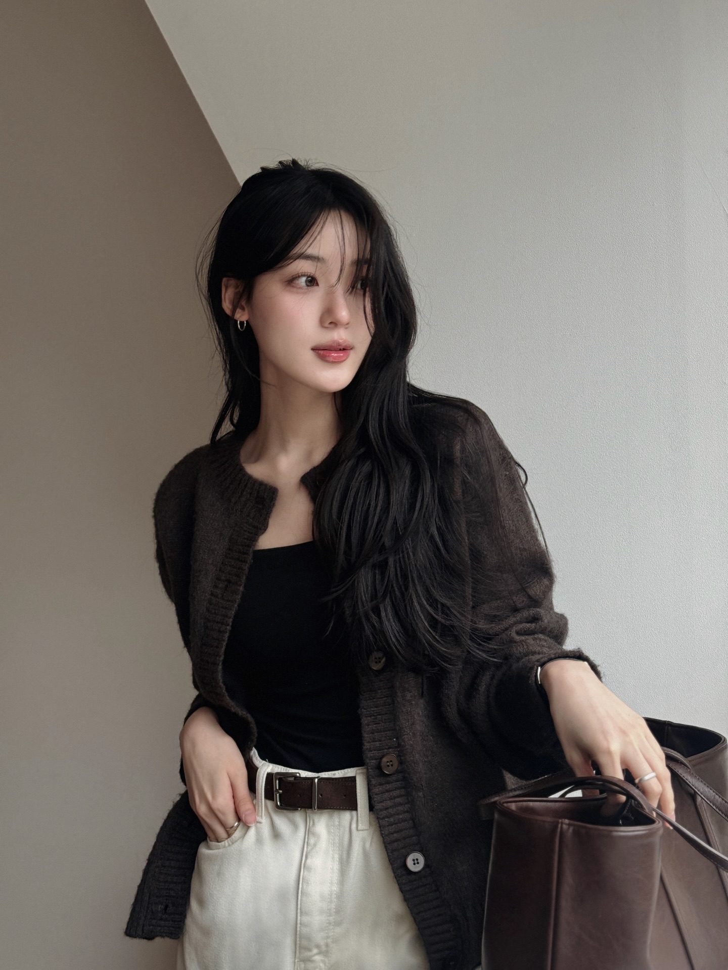 Không cần sắm đồ mới, áp dụng 4 mẹo đơn giản là đã nâng cấp outfit rực rỡ đón Tết- Ảnh 4.