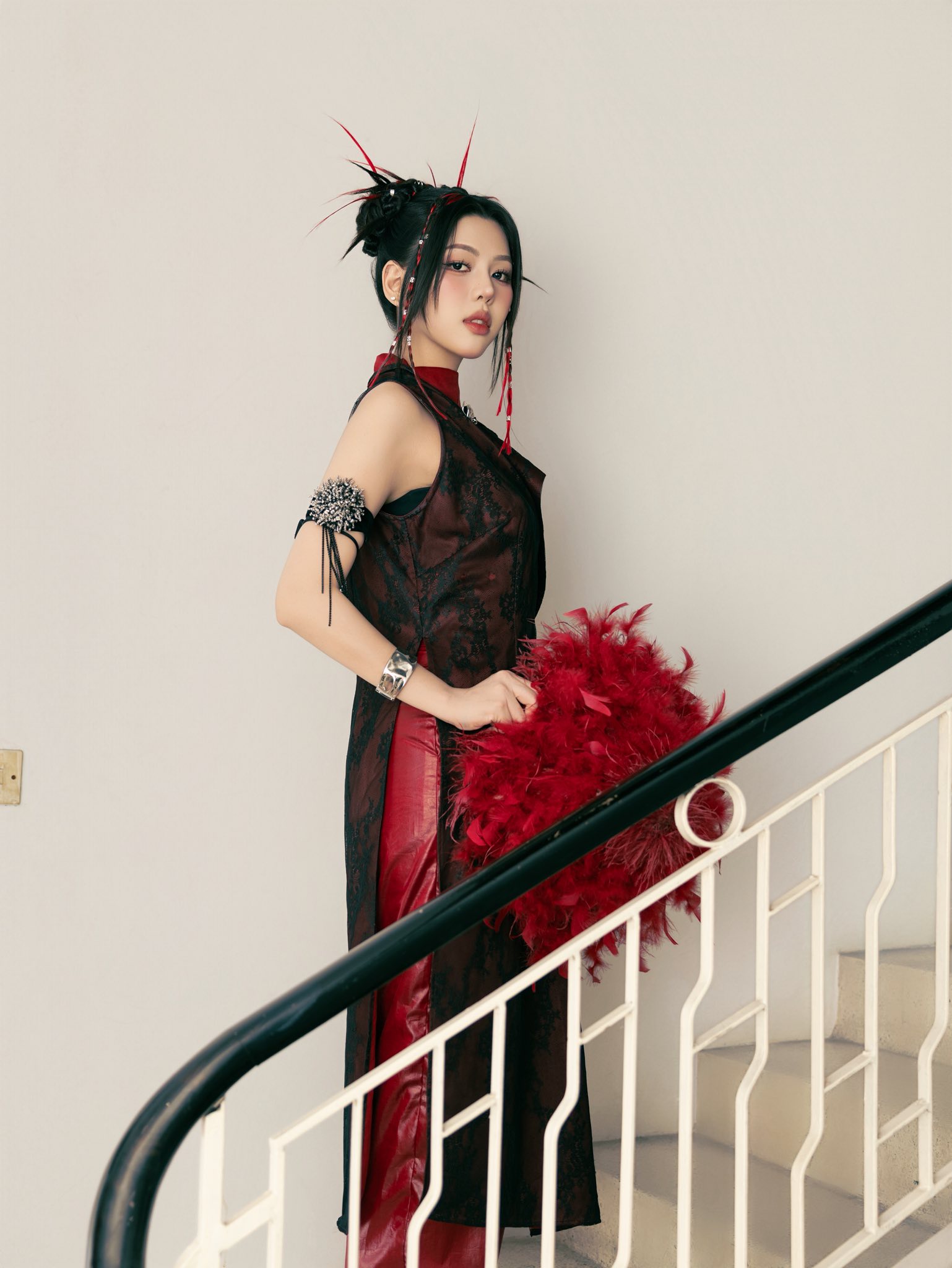 Cặp Em Xinh khiến d&acirc;n t&igrave;nh ph&aacute;t sốt v&igrave; size gap kh&ocirc;ng tưởng, 