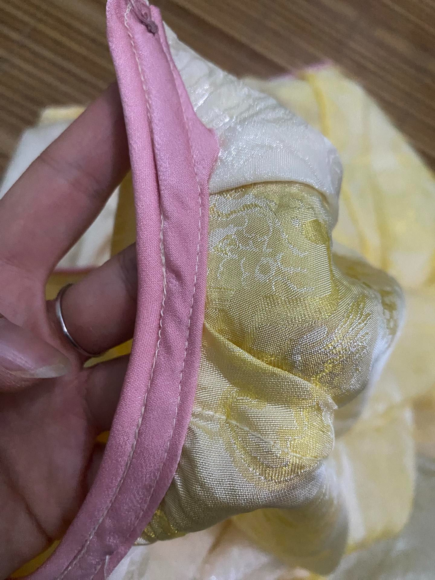 1001 drama &aacute;o d&agrave;i Tết: Cả triệu bạc m&agrave; xấu đi&ecirc;n xấu kh&ugrave;ng, n&agrave;ng thơ tức ứa gan- Ảnh 4.