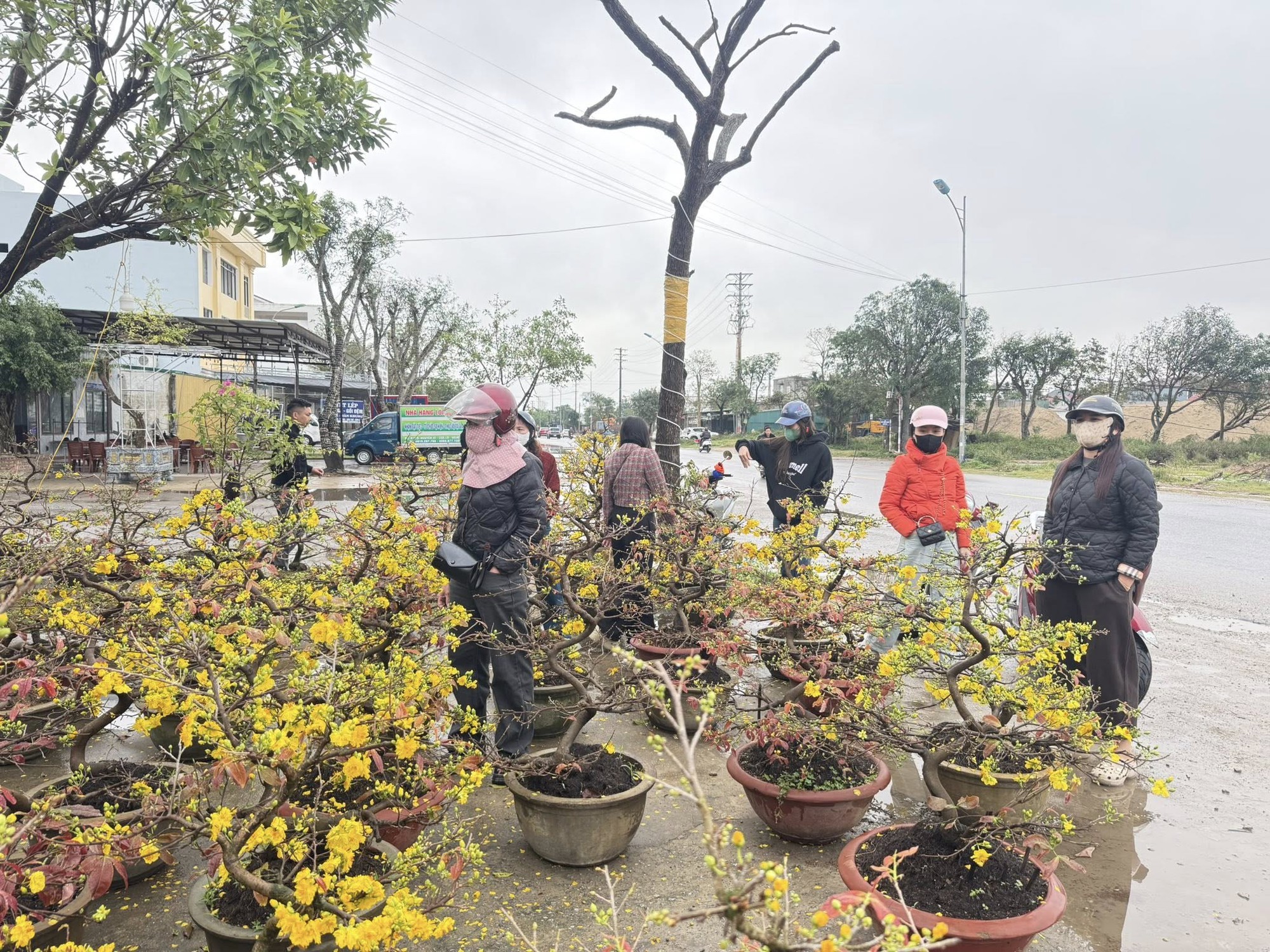 Vụ "kh&aacute;ch mua mai qu&ecirc;n trả tiền l&atilde;o n&ocirc;ng ngh&egrave;o": Người trong cuộc l&ecirc;n tiếng về nghi vấn d&agrave;n dựng- Ảnh 2.