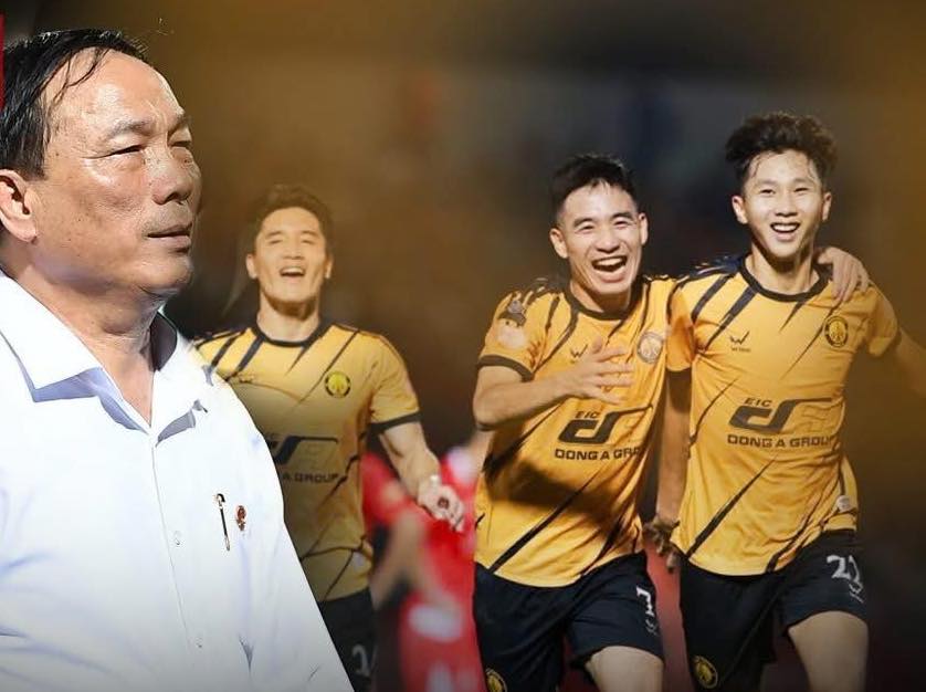 Bầu Đệ thưởng n&oacute;ng cho cầu thủ Thanh Ho&aacute; ăn Tết- Ảnh 1.