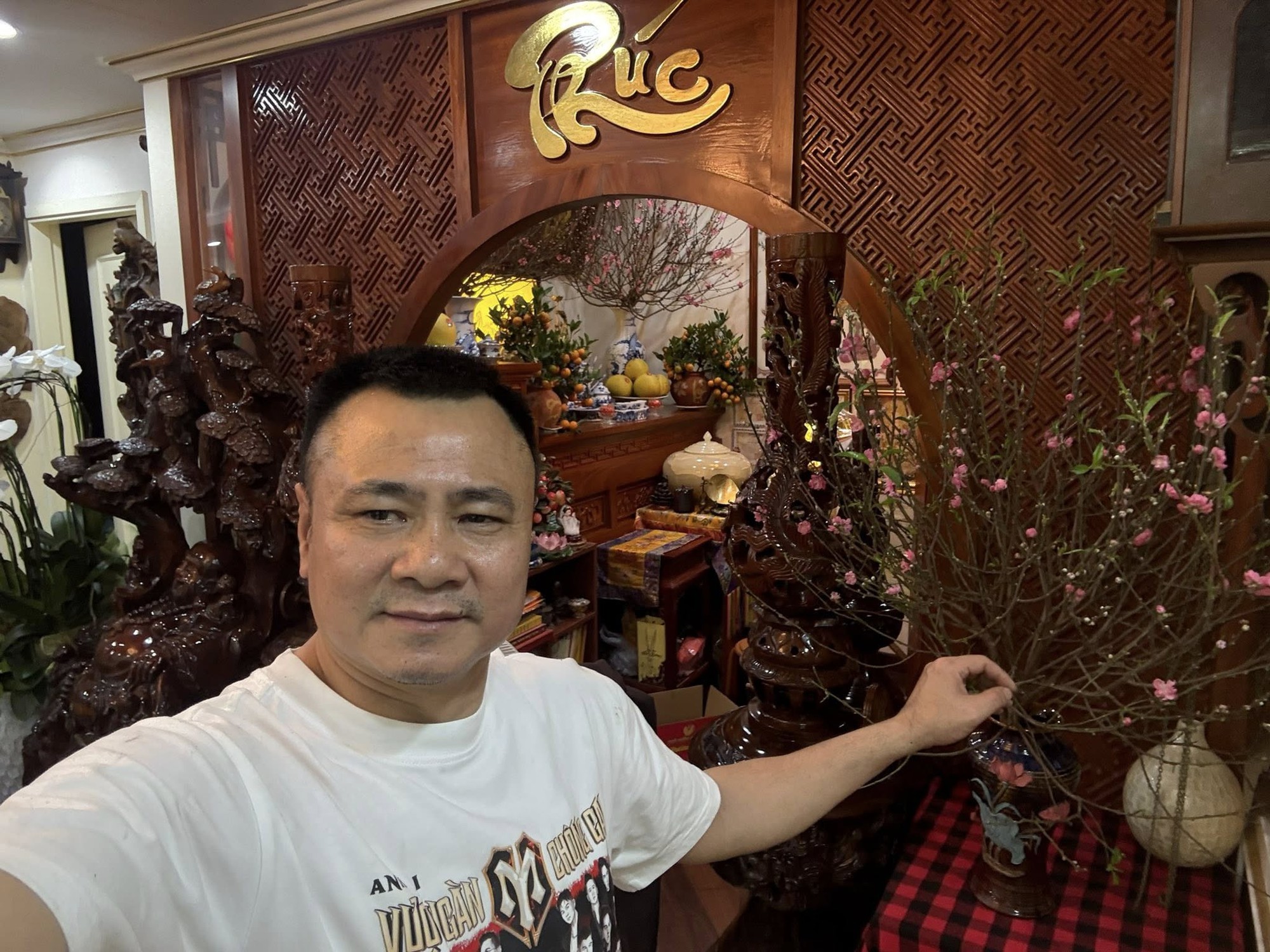 Điều đắt gi&aacute; nhất trong nh&agrave; ri&ecirc;ng của NSND Tự Long - Ph&oacute; Gi&aacute;m đốc Nh&agrave; h&aacute;t ch&egrave;o Qu&acirc;n đội cận Tết- Ảnh 6.