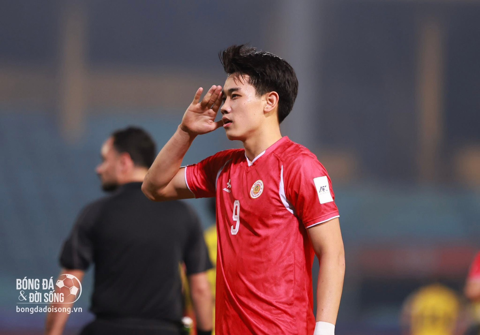 Đ&igrave;nh Bắc lắc người ghi b&agrave;n đẳng cấp ngay sau khi g&acirc;y sốt ở WeChoice Awards- Ảnh 1.