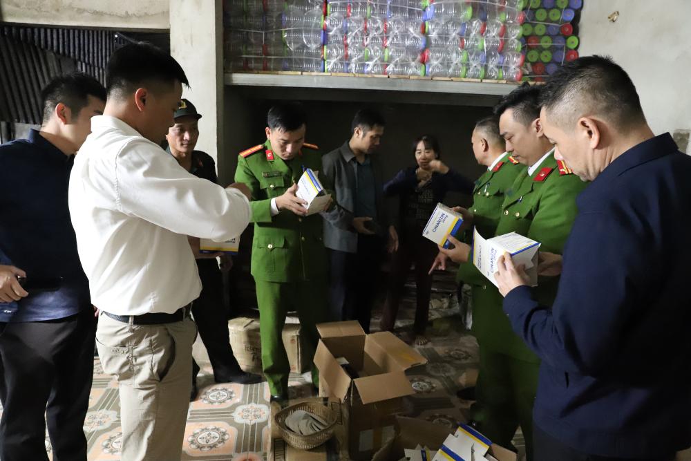 R&uacute;ng động H&agrave; Tĩnh: B&oacute;c gỡ đường d&acirc;y sản xuất thuốc đ&ocirc;ng y tăng c&acirc;n giả, thu giữ hơn 1 tấn vi&ecirc;n ho&agrave;n- Ảnh 3.