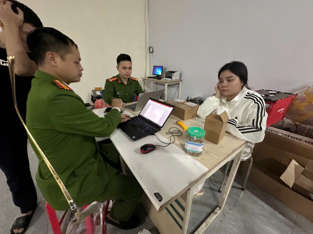 R&uacute;ng động H&agrave; Tĩnh: B&oacute;c gỡ đường d&acirc;y sản xuất thuốc đ&ocirc;ng y tăng c&acirc;n giả, thu giữ hơn 1 tấn vi&ecirc;n ho&agrave;n- Ảnh 5.