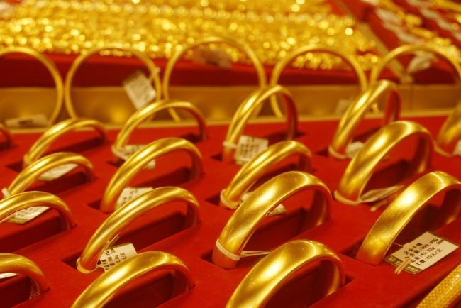 Vừa chốt đơn mua v&agrave;ng hơn 4 tỷ đồng th&igrave; gi&aacute; tăng mạnh, cửa h&agrave;ng tr&igrave; ho&atilde;n kh&ocirc;ng chịu giao, t&ograve;a ph&aacute;n quyết: &ldquo;Phải trả th&ecirc;m 580 triệu đồng&rdquo;- Ảnh 2.