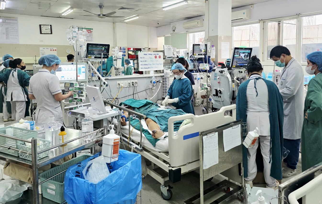 Bệnh viện sẵn s&agrave;ng kh&aacute;m, cấp cứu 24/24 giờ xuy&ecirc;n Tết- Ảnh 2.