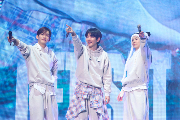 Sự hết thời của nh&oacute;m nhạc đỉnh lưu: Bị tịch thu t&agrave;i sản, ng&agrave;y c&agrave;ng flop kh&ocirc;ng cứu nổi- Ảnh 1.