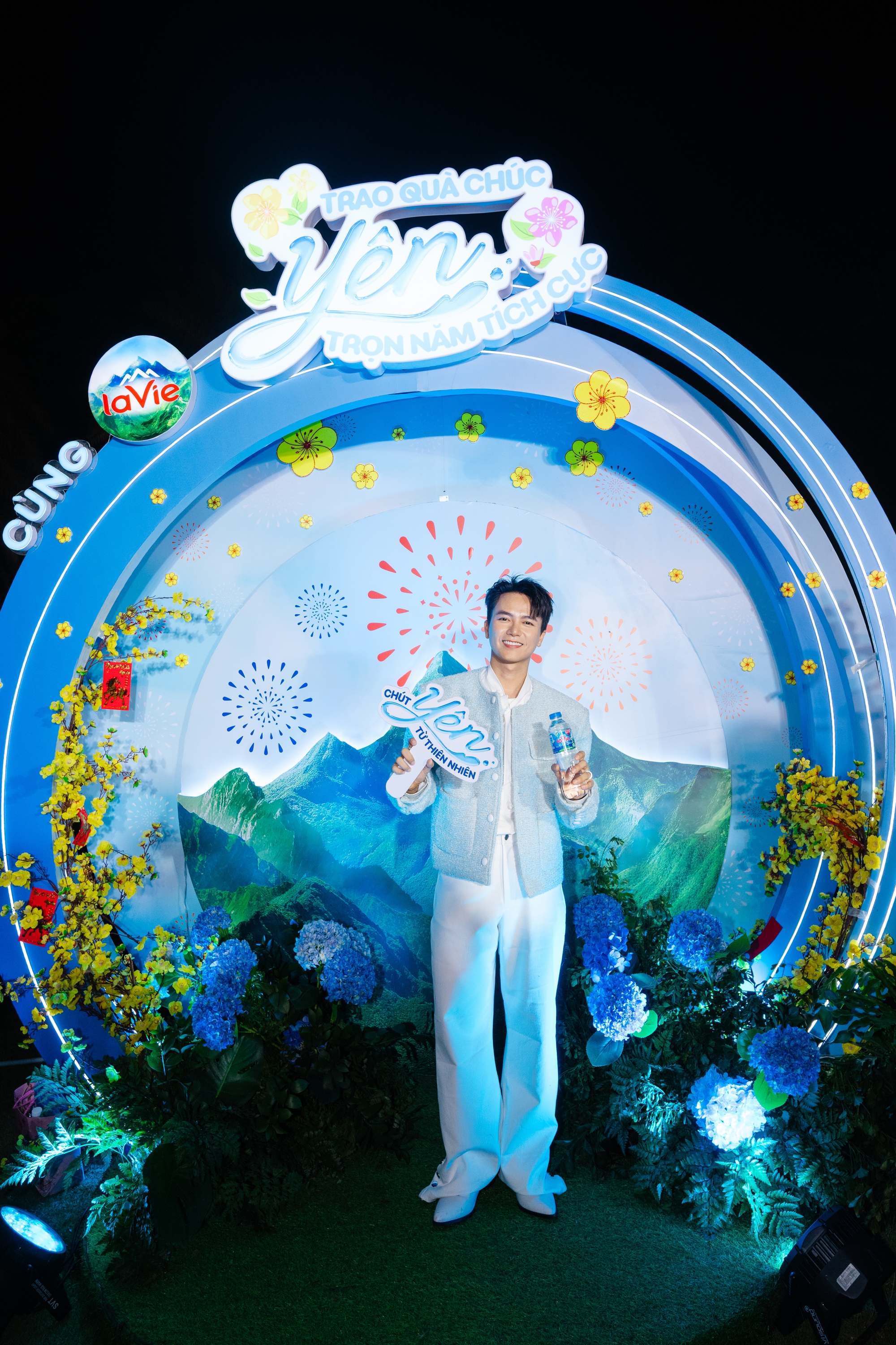 WeChoice Awards &ldquo;Viết tiếp c&acirc;u chuyện Việt Nam&rdquo; từ nhịp sống người trẻ v&agrave; lời nhắc từ La Vie về c&aacute;c khoảng nghỉ ngắn cần thiết để đi xa hơn- Ảnh 4.