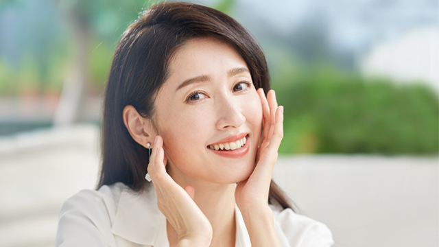 Nhiều phụ nữ soi gương sau 30 giật m&igrave;nh v&igrave; da sạm dần:3 nguy&ecirc;n nh&acirc;n khiến l&agrave;n da thiếu sức sống d&ugrave; chăm dưỡng đều- Ảnh 4.