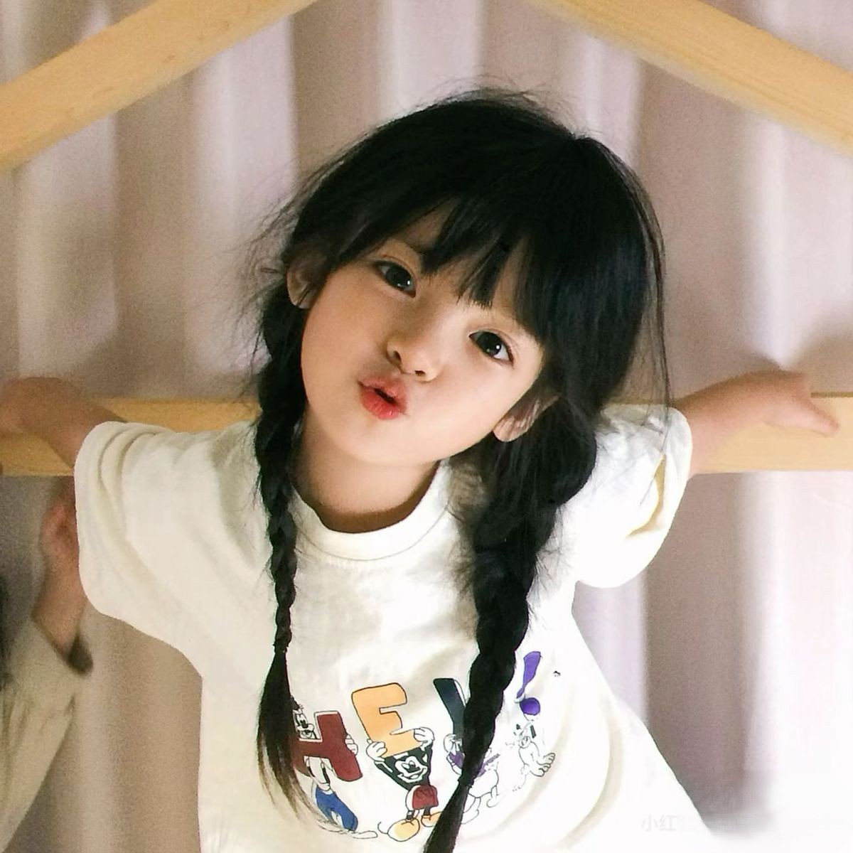 Không cần xem phong thủy, nhìn vào gương mặt một đứa trẻ là biết gia đình đó đang ổn hay bất ổn- Ảnh 1.