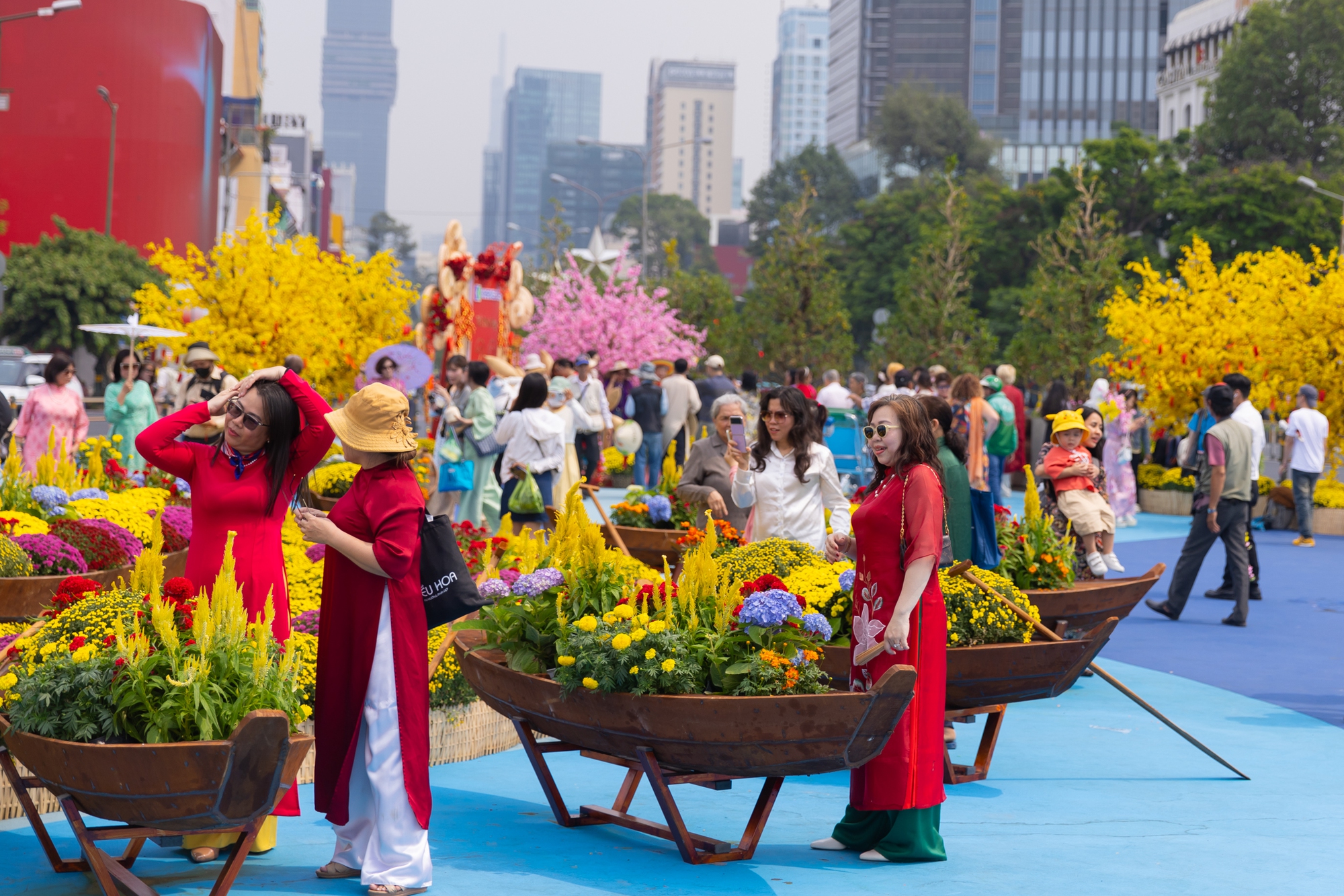 Loạt c&ocirc;ng tr&igrave;nh biểu tượng trăm tuổi của TP.HCM &ldquo;thay &aacute;o mới&rdquo;: Trung t&acirc;m giờ nh&igrave;n lạ qu&aacute;!- Ảnh 11.