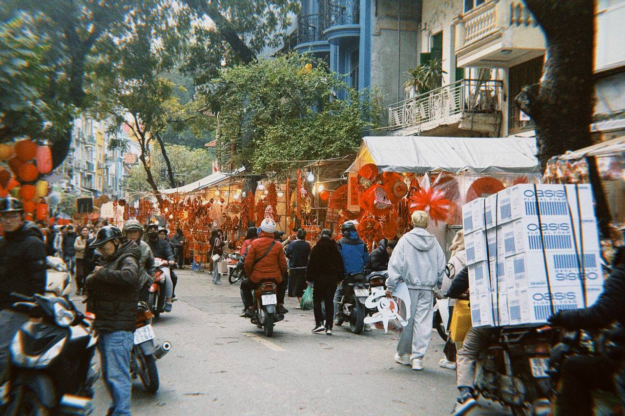 Cận cảnh H&agrave;ng M&atilde; những ng&agrave;y gi&aacute;p Tết: Vắng b&oacute;ng 