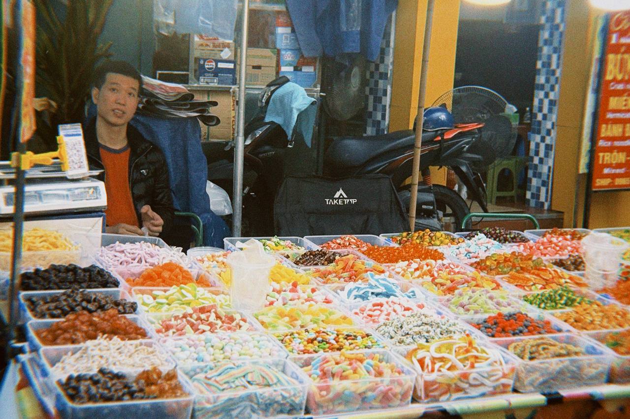 Cận cảnh H&agrave;ng M&atilde; những ng&agrave;y gi&aacute;p Tết: Vắng b&oacute;ng 